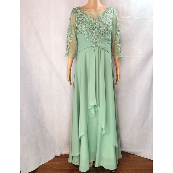 New Mother of the Bride/Groom (12) Dusty Sage Green Lace & Chiffon Ruched Dress - Picture 2 of 13